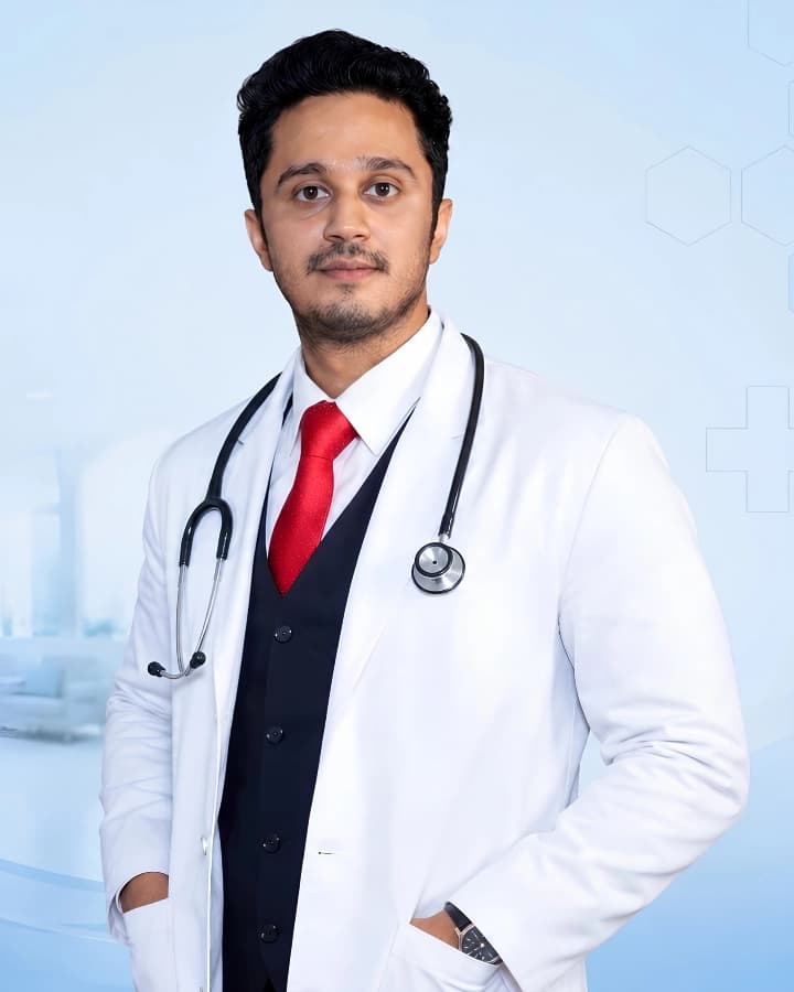 Portrait of Dr. Raja Bakshi, MD, consultant physician in Bhopal